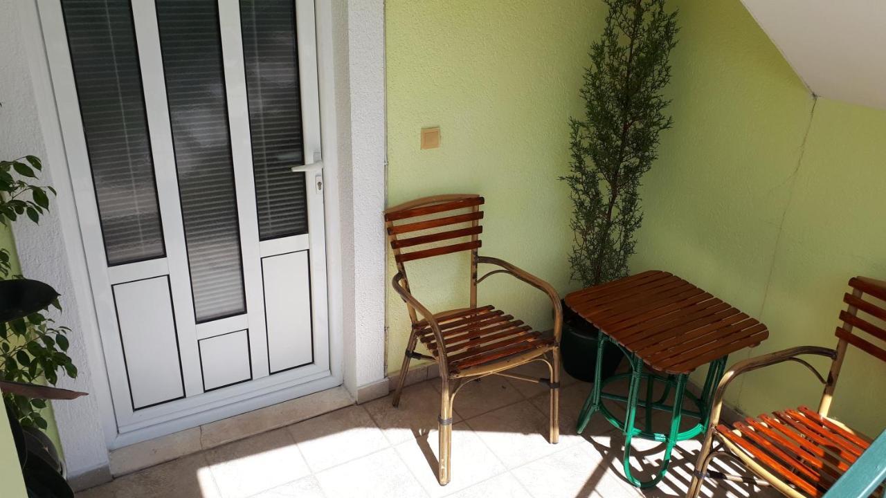 Apartments Simo Petrovac Buitenkant foto